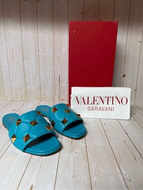 Valentino Garavani Roman Stud Quilted Matelassé Slide Sandal Blue Sz 37.5 / 7.5